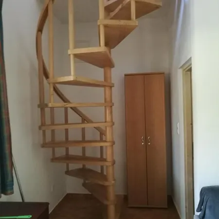 In - Balaton 33973 Gyenesdiás